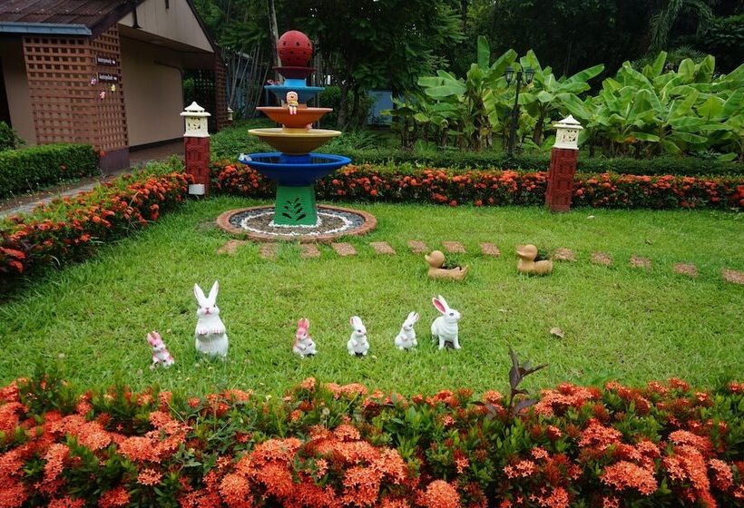 هتل C & C Resort Nangrong