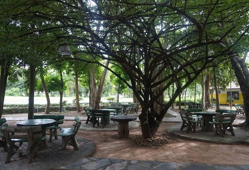 هتل C & C Resort Nangrong