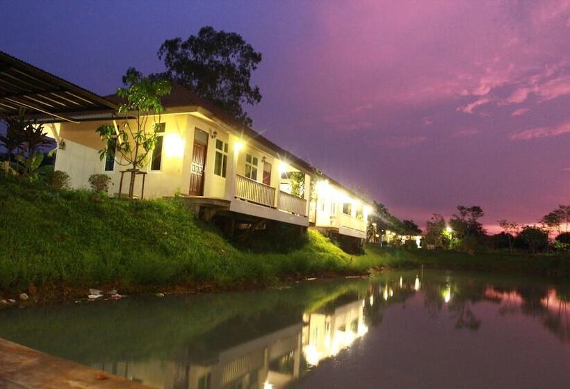 فندق Pirom Lake And Resort