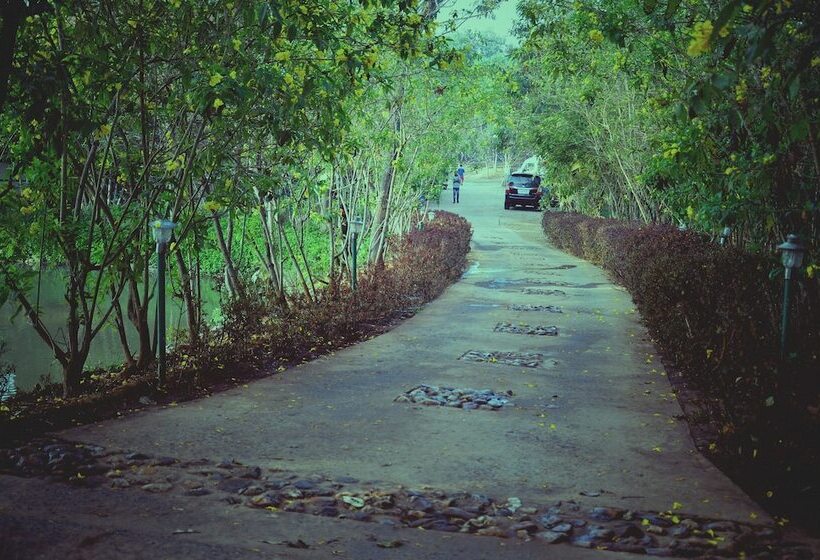 酒店 Regenta Resort Century