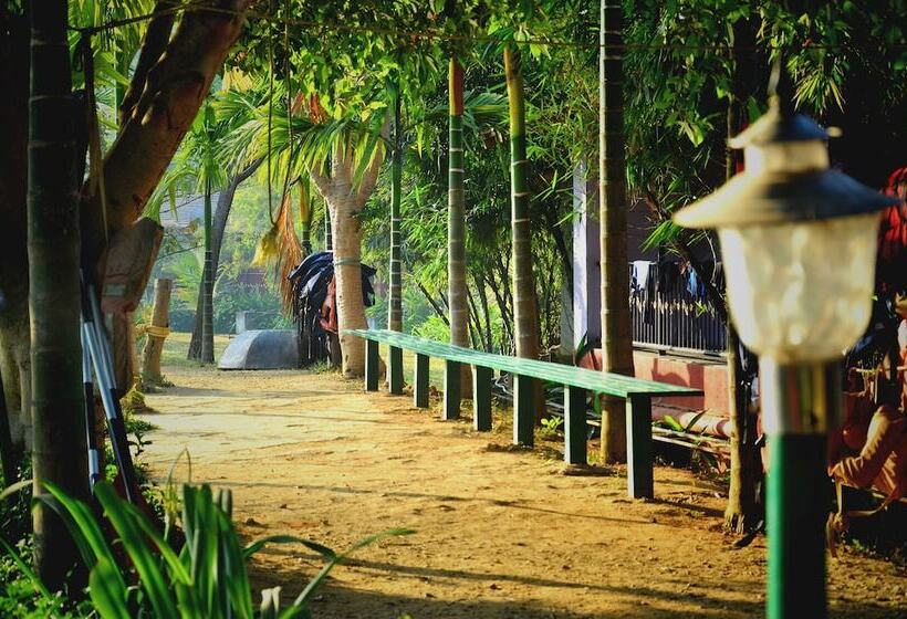 酒店 Regenta Resort Century