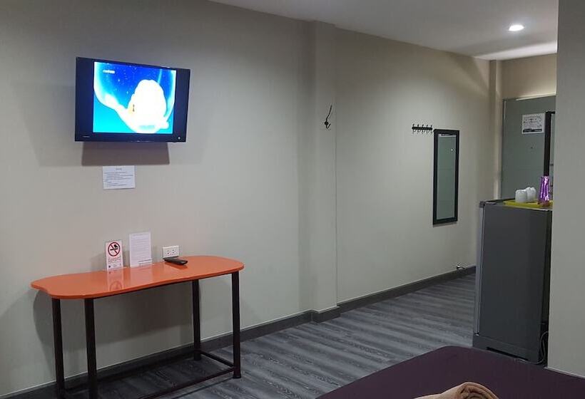 هتل Room 18 At Ptt Wangchao