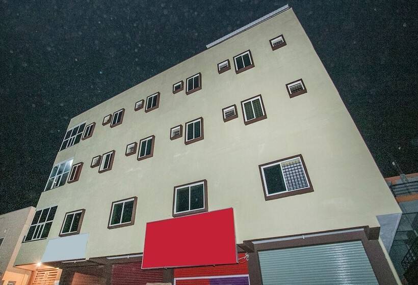 酒店 Sri Guru Residency By Oyo Rooms