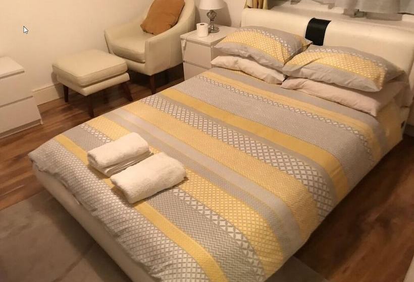 Пансион Charimore Rooms