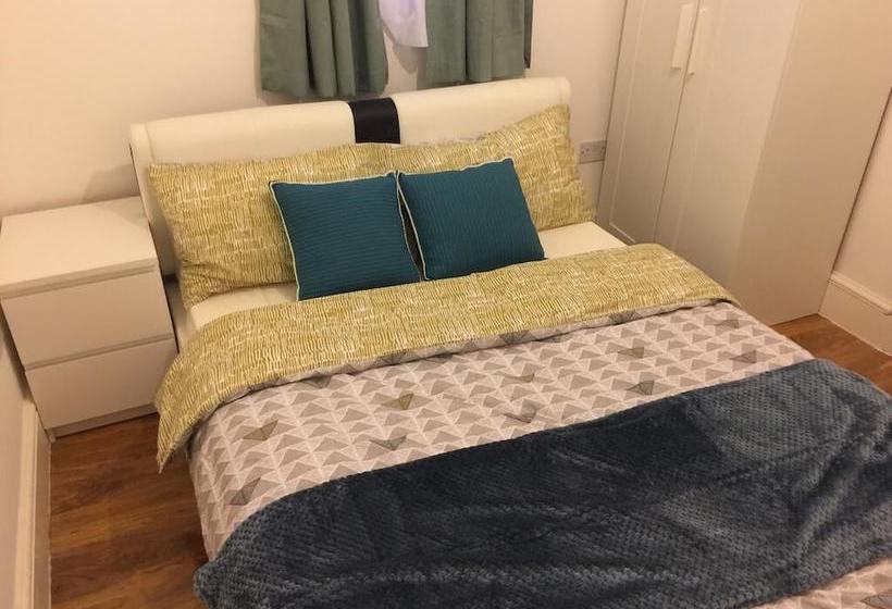 Пансион Charimore Rooms
