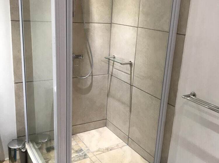 פנסיון Chilled Oaks