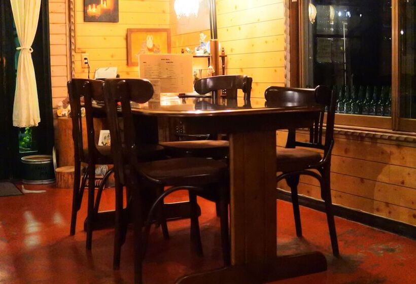 膳宿费 Retro Boy Coffee