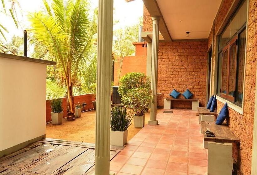 Пансион Wild Sands Beach Villa