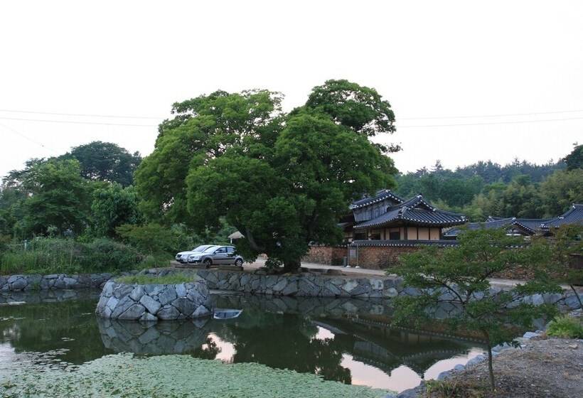 بنسيون Yi Jin Rae S Historic House
