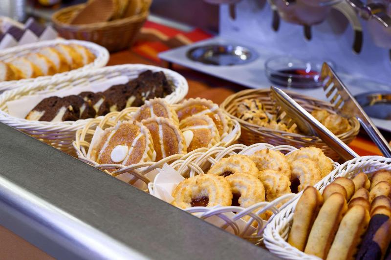 Fh Confort Hotel Orléans Co Met