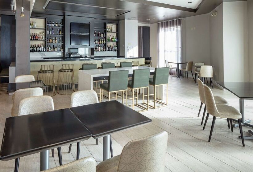 בית מלון כפרי Doubletree By Hilton Boston Logan Airport Chelsea