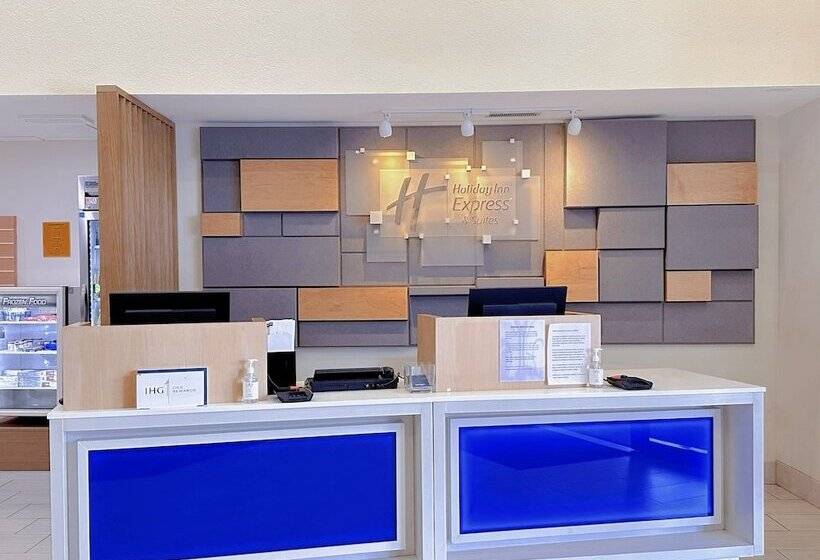 בית מלון כפרי Holiday Inn Express & Suites   Prospect Heights, An Ihg