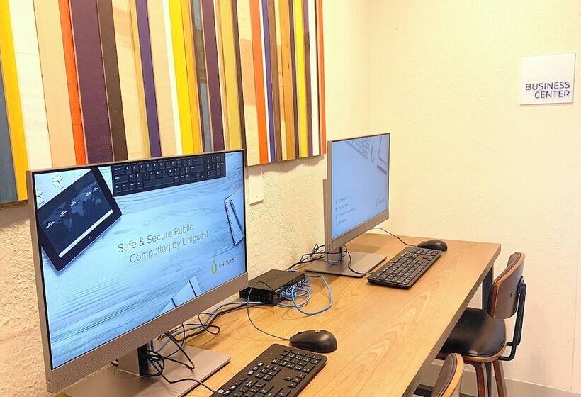 בית מלון כפרי Holiday Inn Express & Suites   Prospect Heights, An Ihg