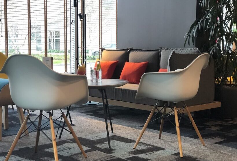 Отель Ibis Lyon Caluire Cité Internationale