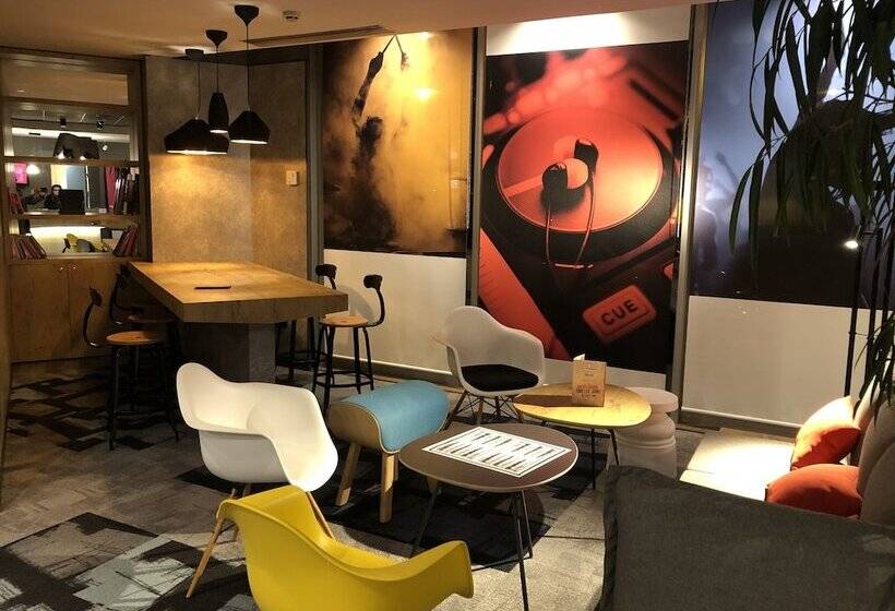 Отель Ibis Lyon Caluire Cité Internationale