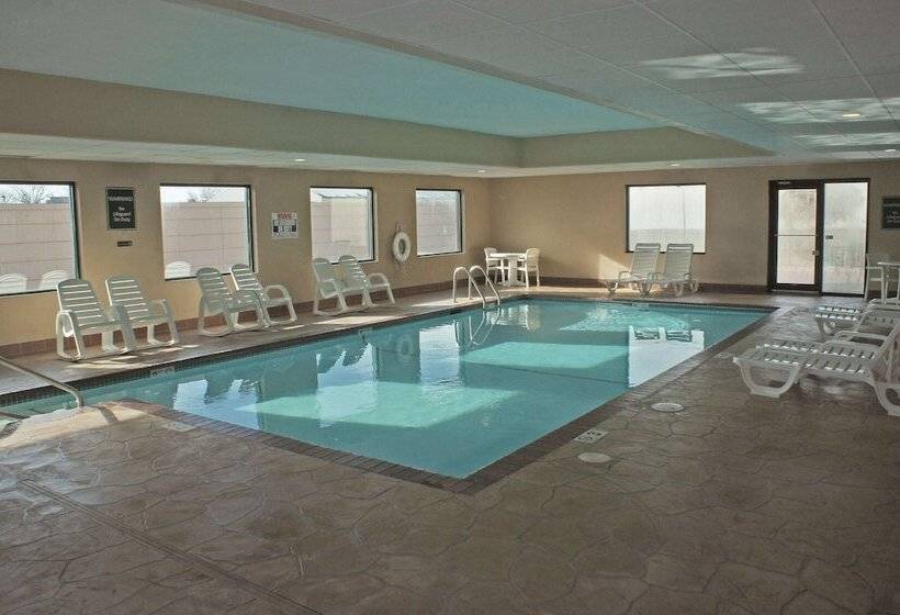 هتل La Quinta Inn & Suites By Wyndham Omaha Airport Downtown