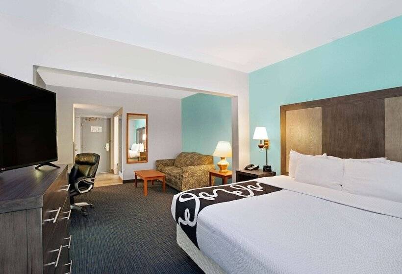 هتل La Quinta Inn & Suites By Wyndham Omaha Airport Downtown