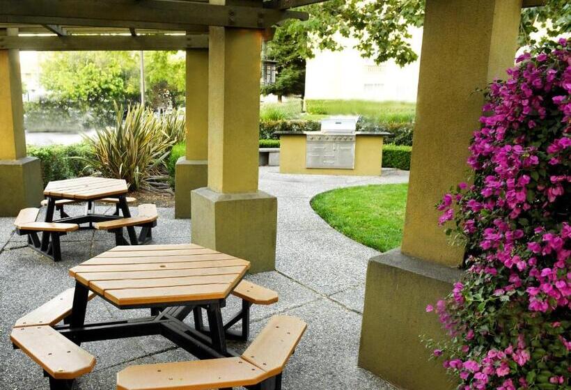 Отель Larkspur Landing Extended Stay Suites Sunnyvale