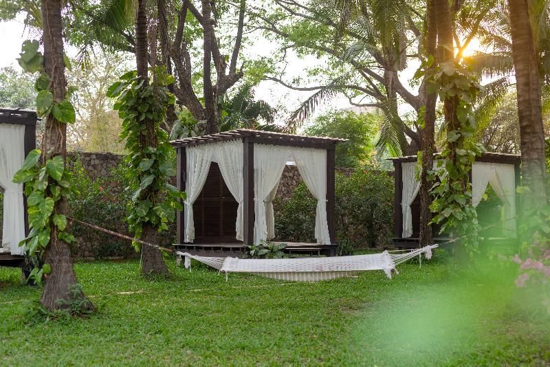 فندق Lotus Blanc Resort
