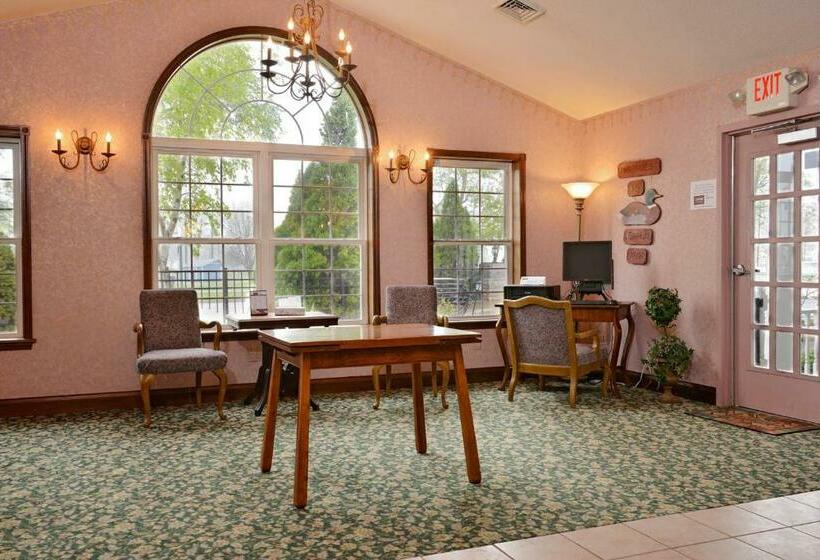 هتل Our Guest Inn And Suites   Downtown