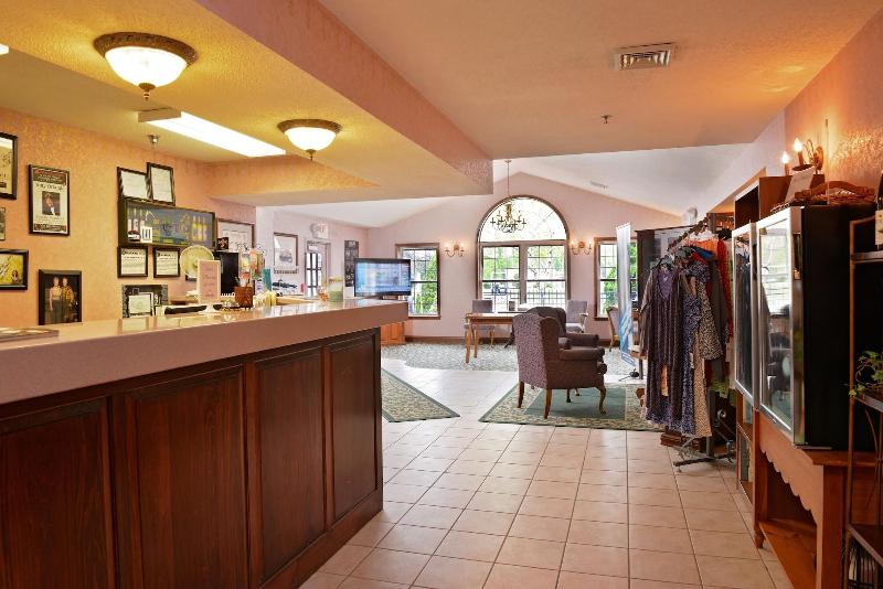 هتل Our Guest Inn And Suites   Downtown