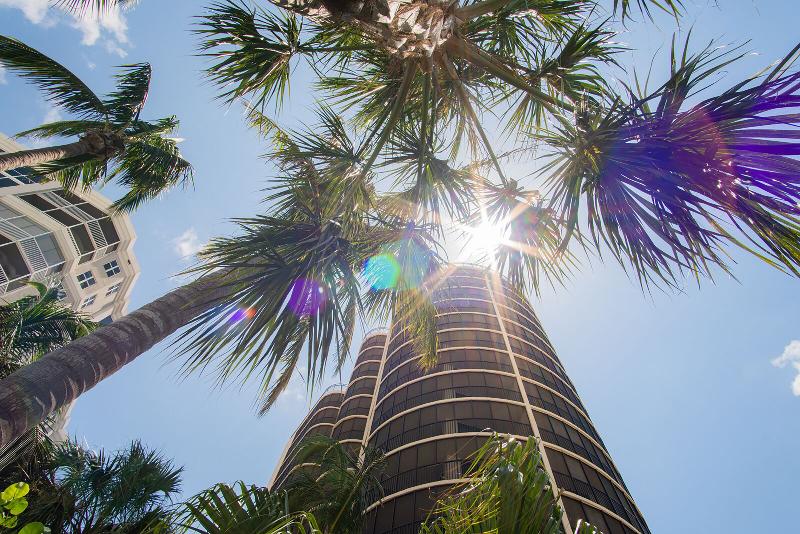 בית מלון כפרי Pointe Estero Resort