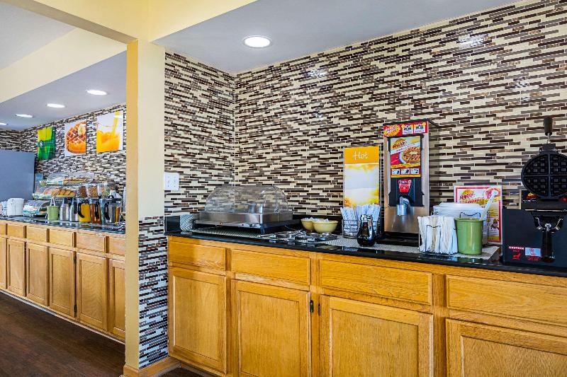 בית מלון כפרי Quality Inn & Suites Greensburg I74