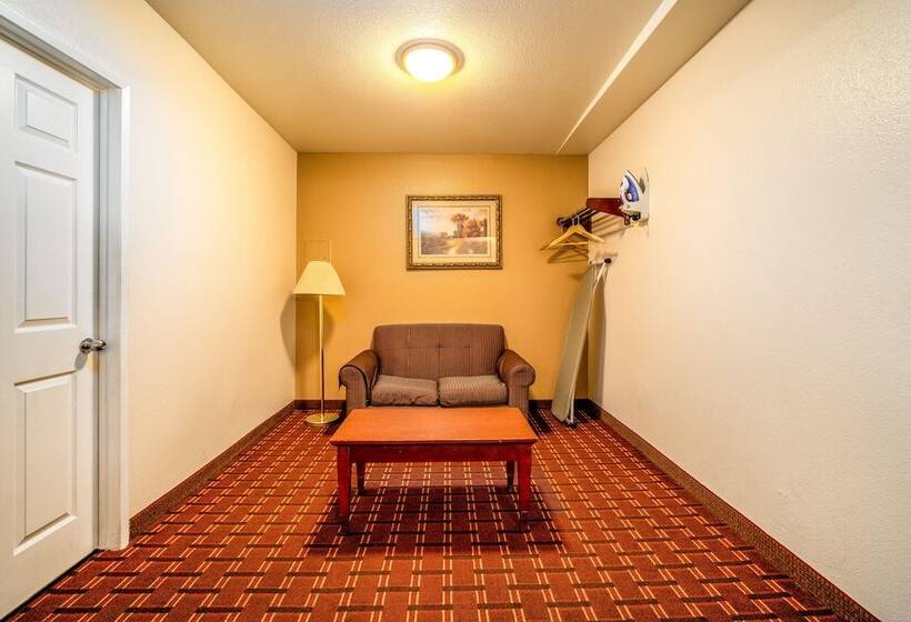 Отель Regency Inn & Suites Downey