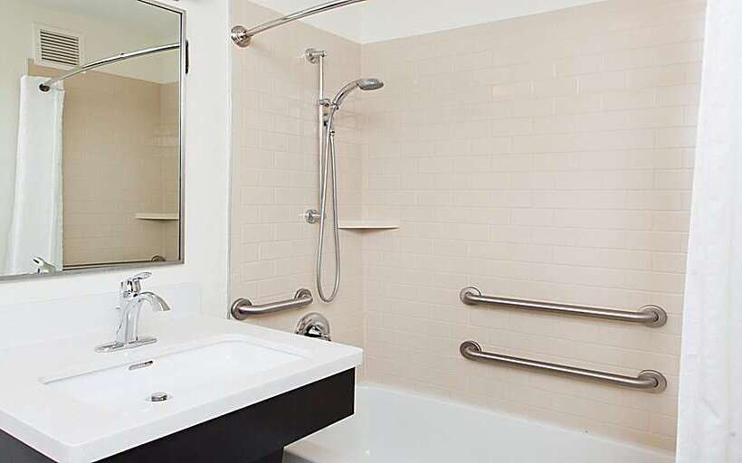 هتل Sonesta Simply Suites Detroit Ann Arbor