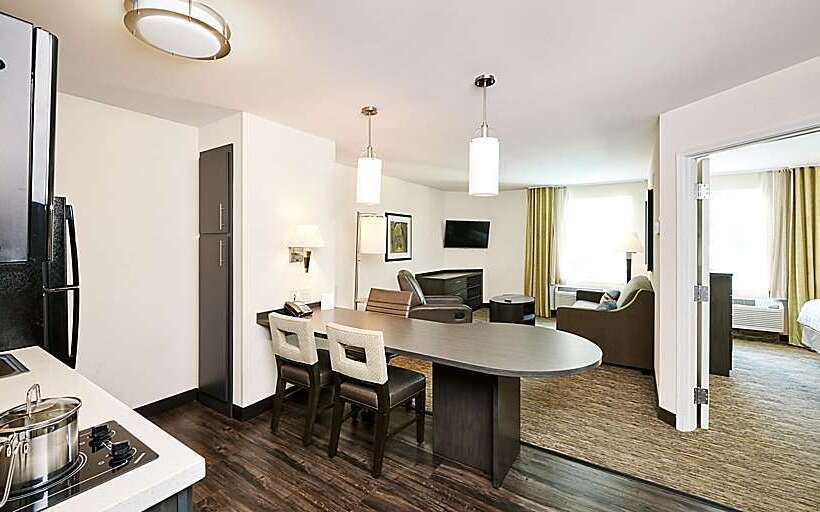 هتل Sonesta Simply Suites Detroit Ann Arbor