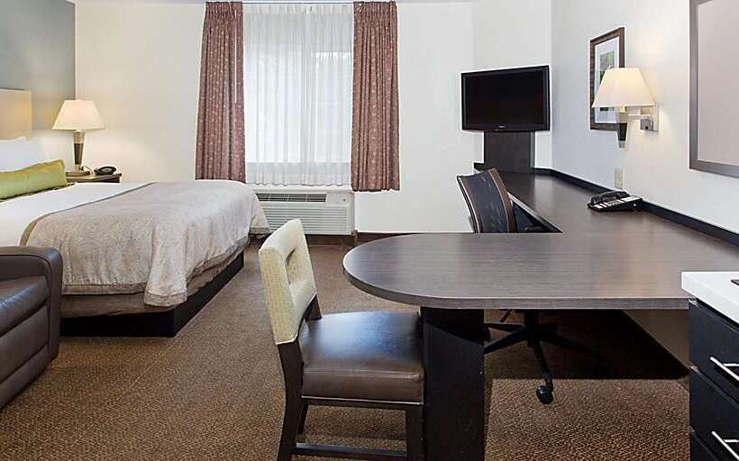 هتل Sonesta Simply Suites Detroit Ann Arbor