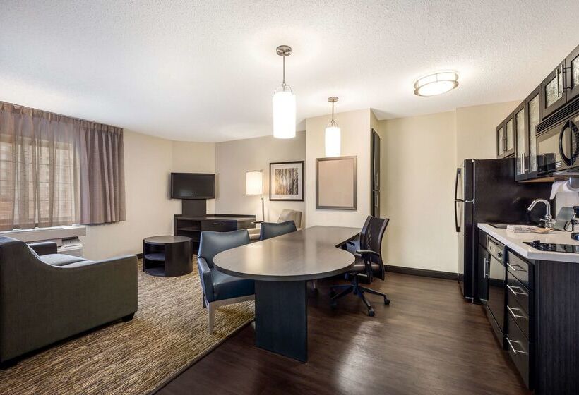 هتل Sonesta Simply Suites Jersey City