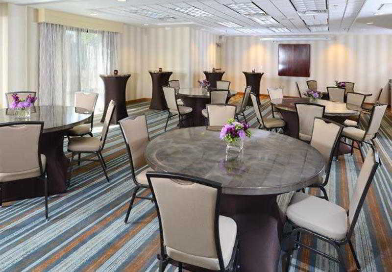 هتل Springhill Suites Fort Worth University