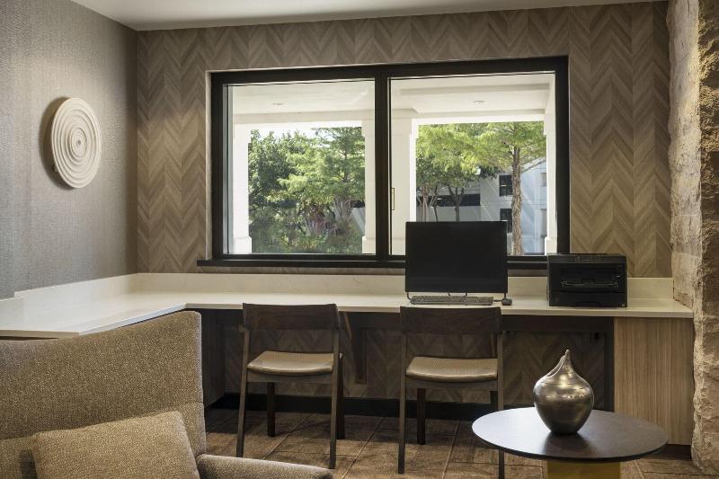 هتل Springhill Suites Fort Worth University