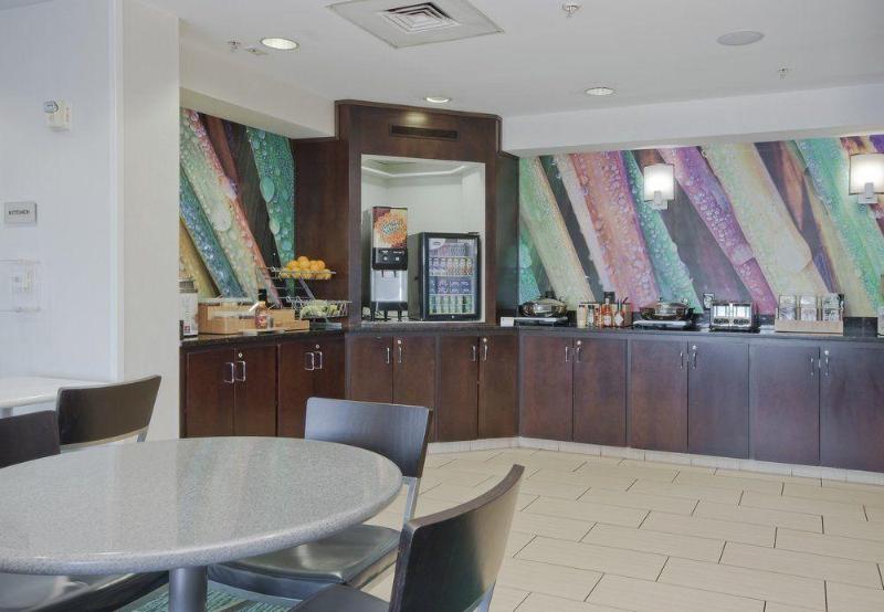 هتل Springhill Suites Grand Rapids North