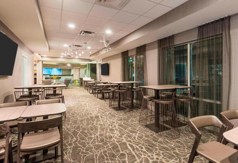 Отель Springhill Suites Indianapolis Carmel