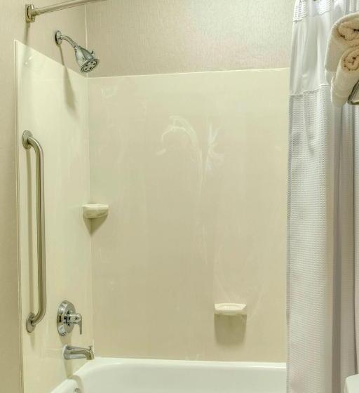 هتل Springhill Suites By Marriott Lawrence Downtown