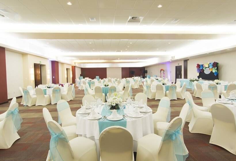 هتل Tesoro Los Cabos