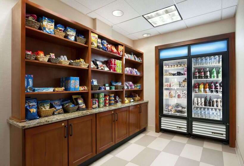 هتل Spark By Hilton Greensboro