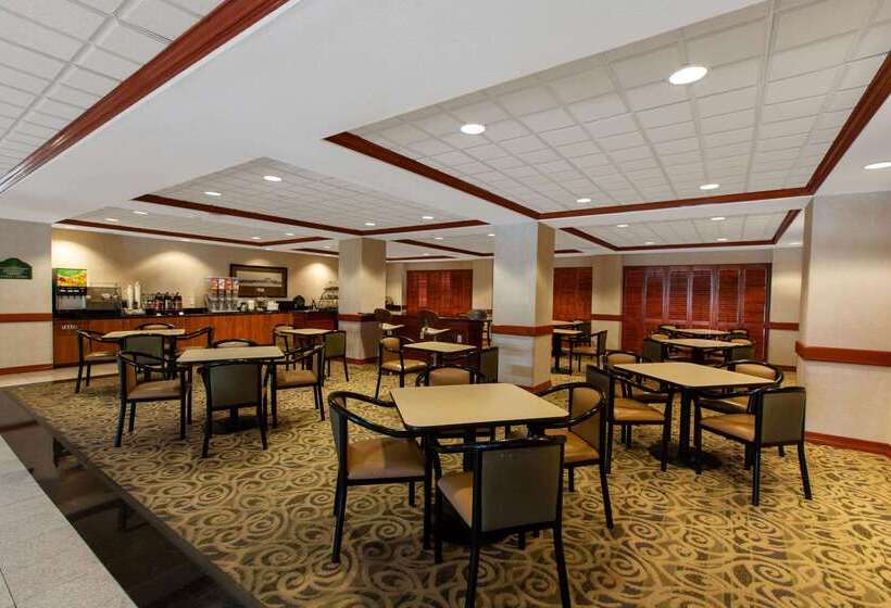 هتل Wingate By Wyndham Houston / Willowbrook