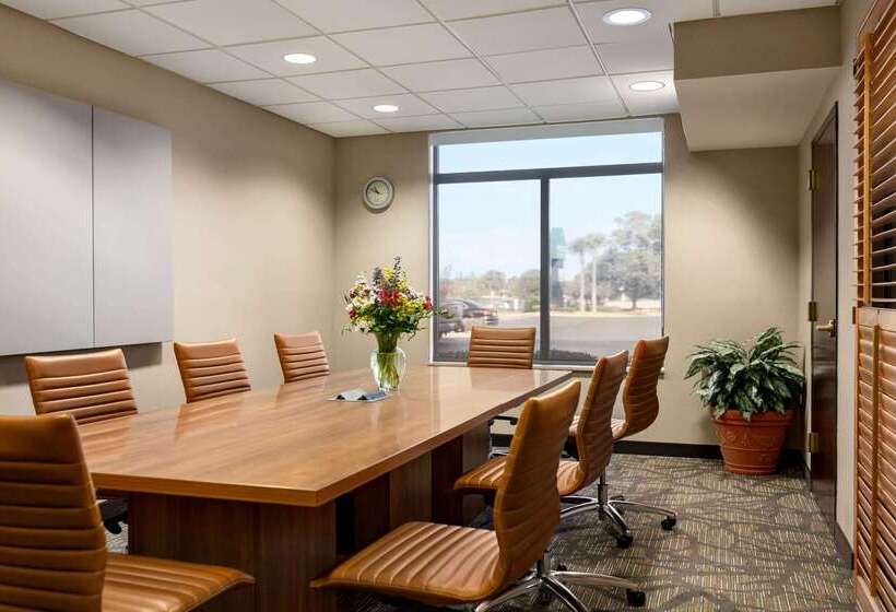 هتل Wingate By Wyndham Wilmington