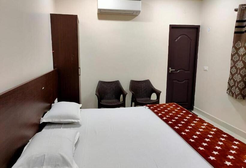 فندق صغير Sri Krishna Residency
