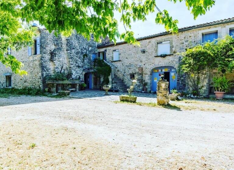 Отель Auberge De Saugras