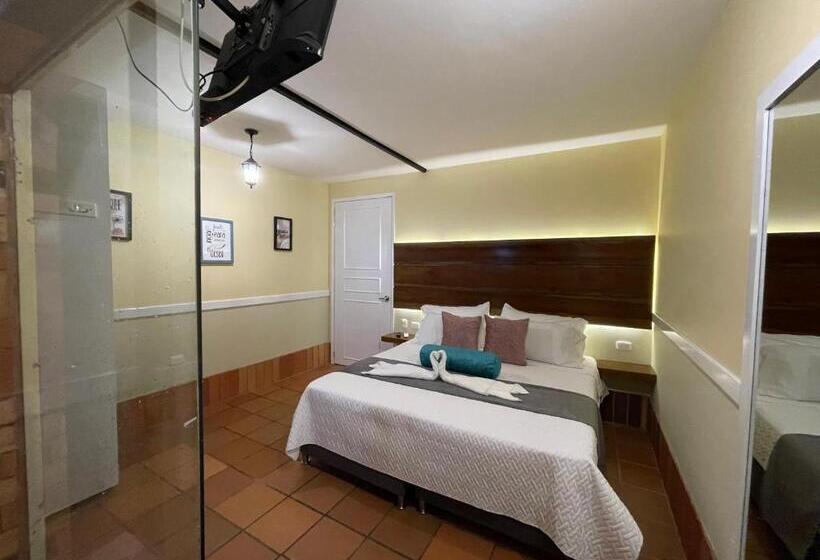 هتل Campestre Manoa