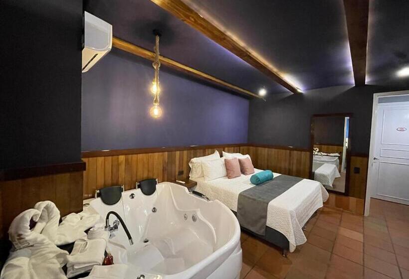 هتل Campestre Manoa