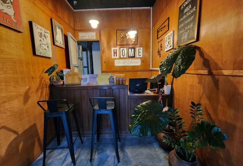 호텔 Omah Pandhoek Family Syariah By Stayku