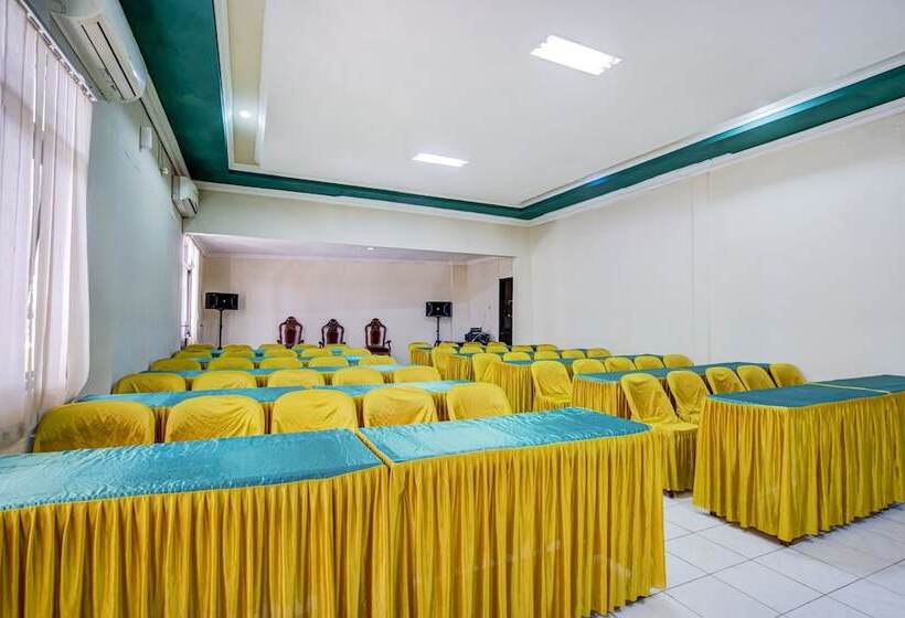 Reddoorz Syariah At Hotel Pandan Wangi Near Alun Alun Sidoarjo