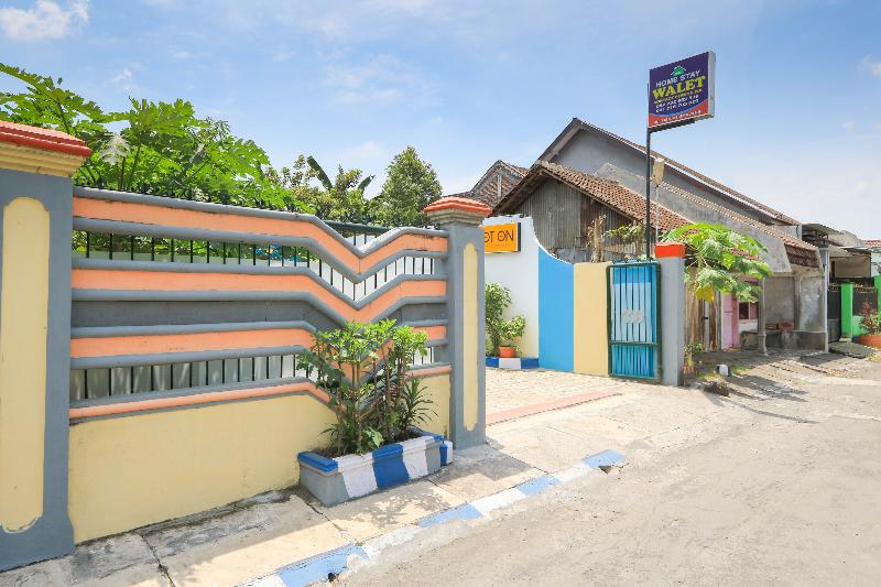 Отель Spot On 2440 Wallet Family Residence Syariah