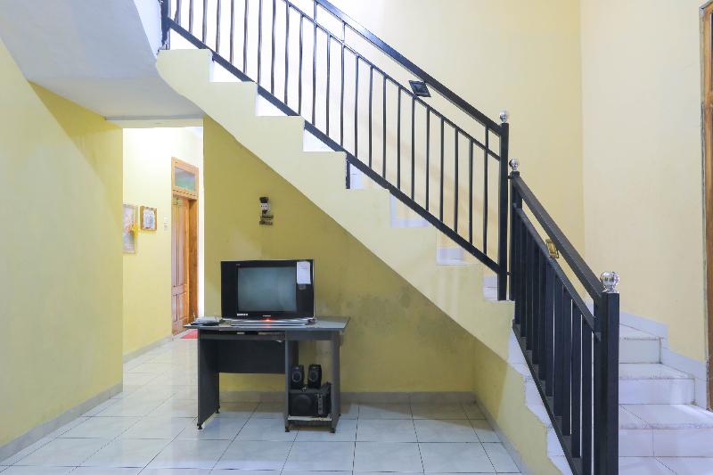 Отель Spot On 2440 Wallet Family Residence Syariah