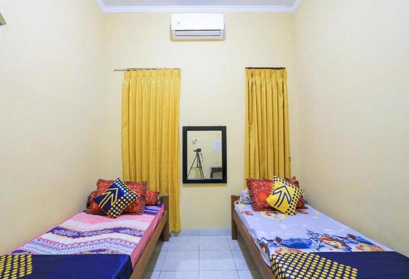 Отель Spot On 2440 Wallet Family Residence Syariah